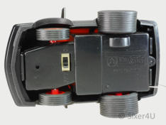 Unterseite mit Batteriefach und Ein/Ausschalter